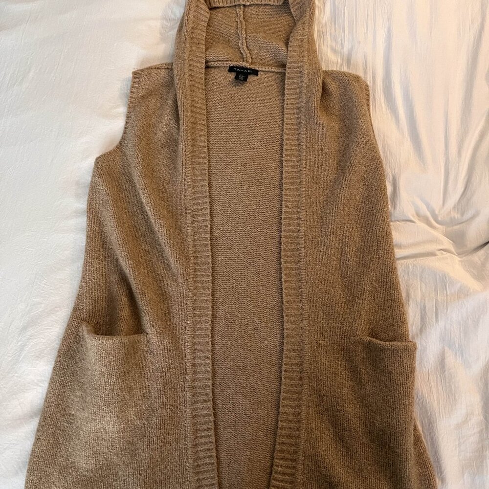 Tahari Hooded Sweater vest - Picture 2 of 4